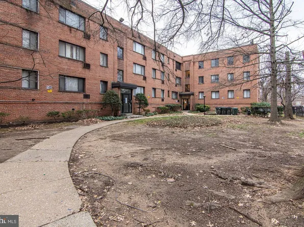 4733 1st St SW APT 301, Washington, DC 20032