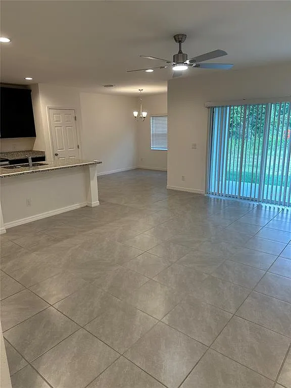 4 bed, 2.5 bath, 2144 sqft, $2,600 — Photo 2