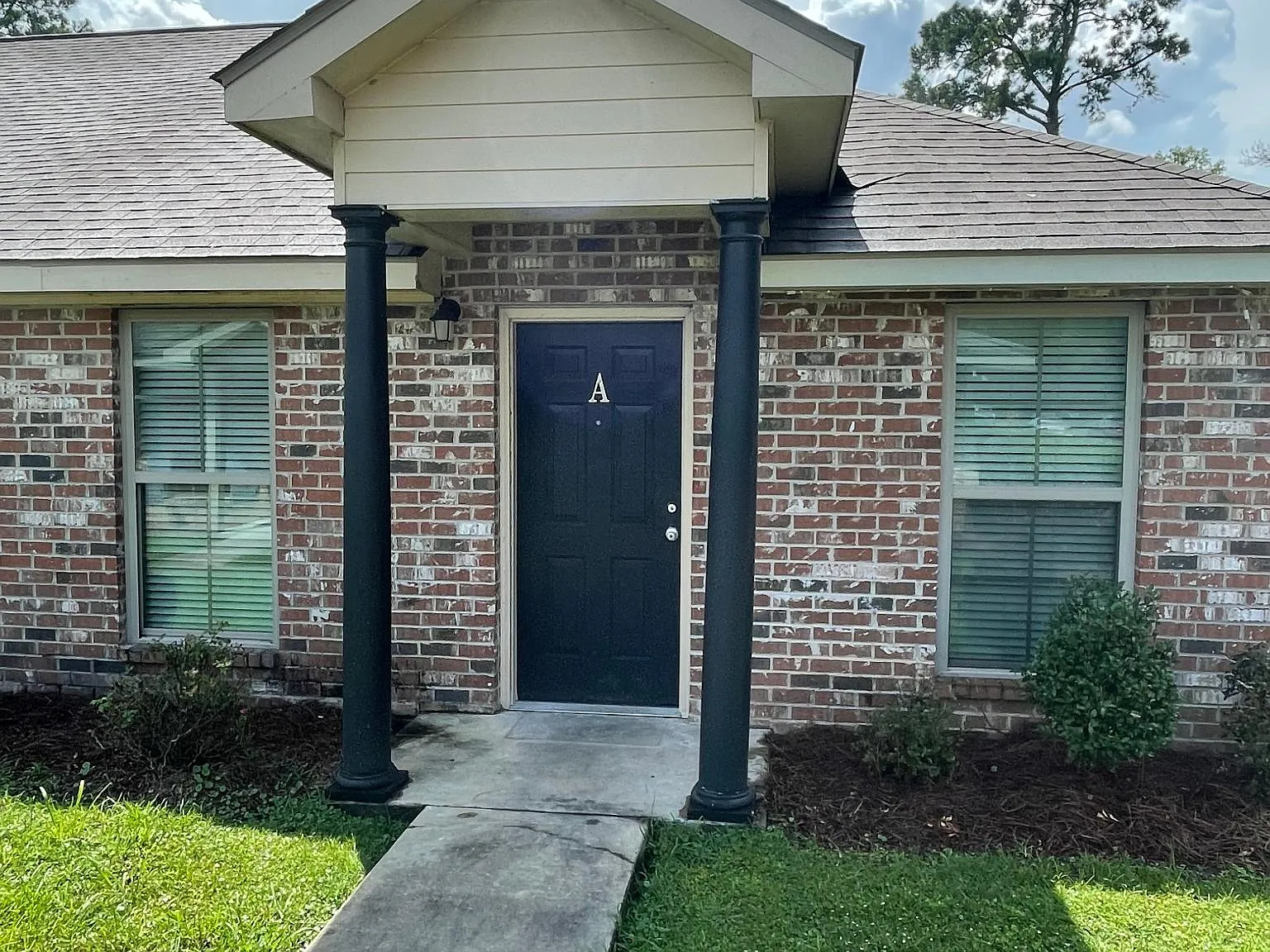 14022 Country Manor Ln — Photo 1