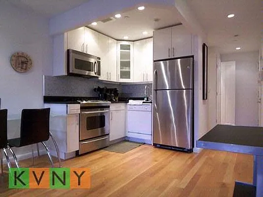 Rented by KVNY Soho | media 54
