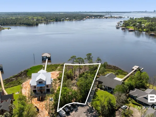 8993 Bay Point Dr, Elberta, AL 36530