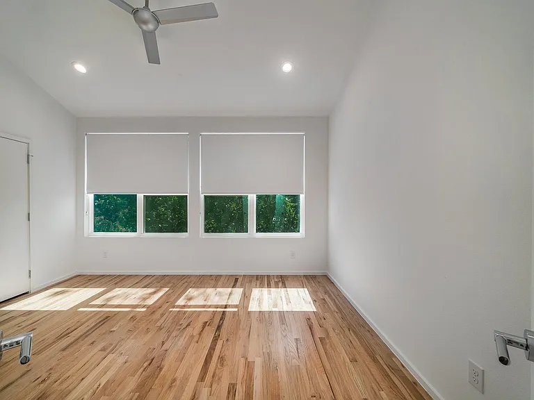 5931 Ross Ave #201 — Photo 14