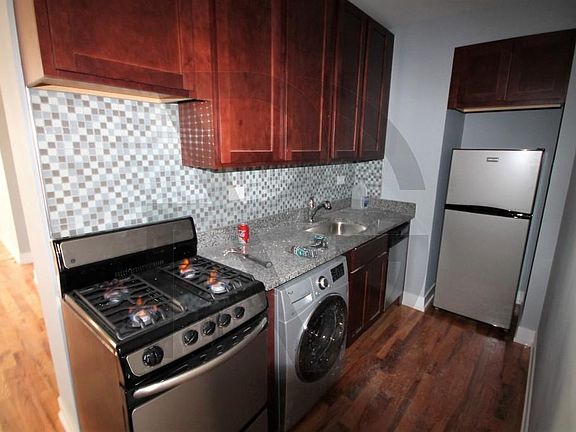 5th image of 550 W Arlington Pl #550810