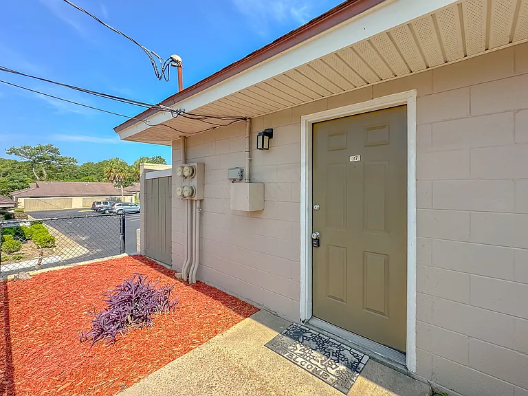 2241 W Pensacola St #27 — Photo 25