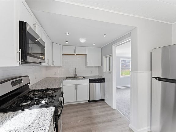 4th image of 178 Penrose St