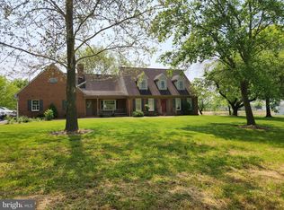 1506 Country Squire Rd, Elizabethtown, PA 17022