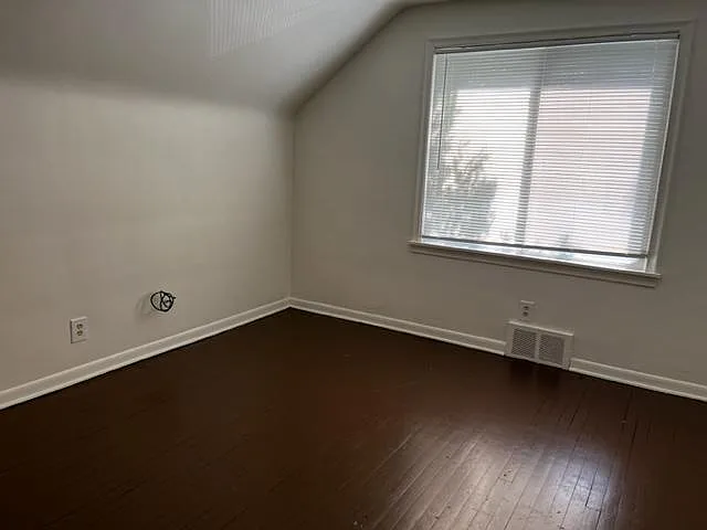 26688 Dartmouth St — Photo 9