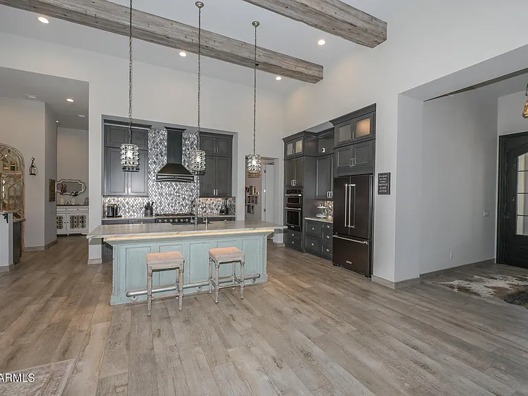 5861 E Cloud Rd — Photo 12