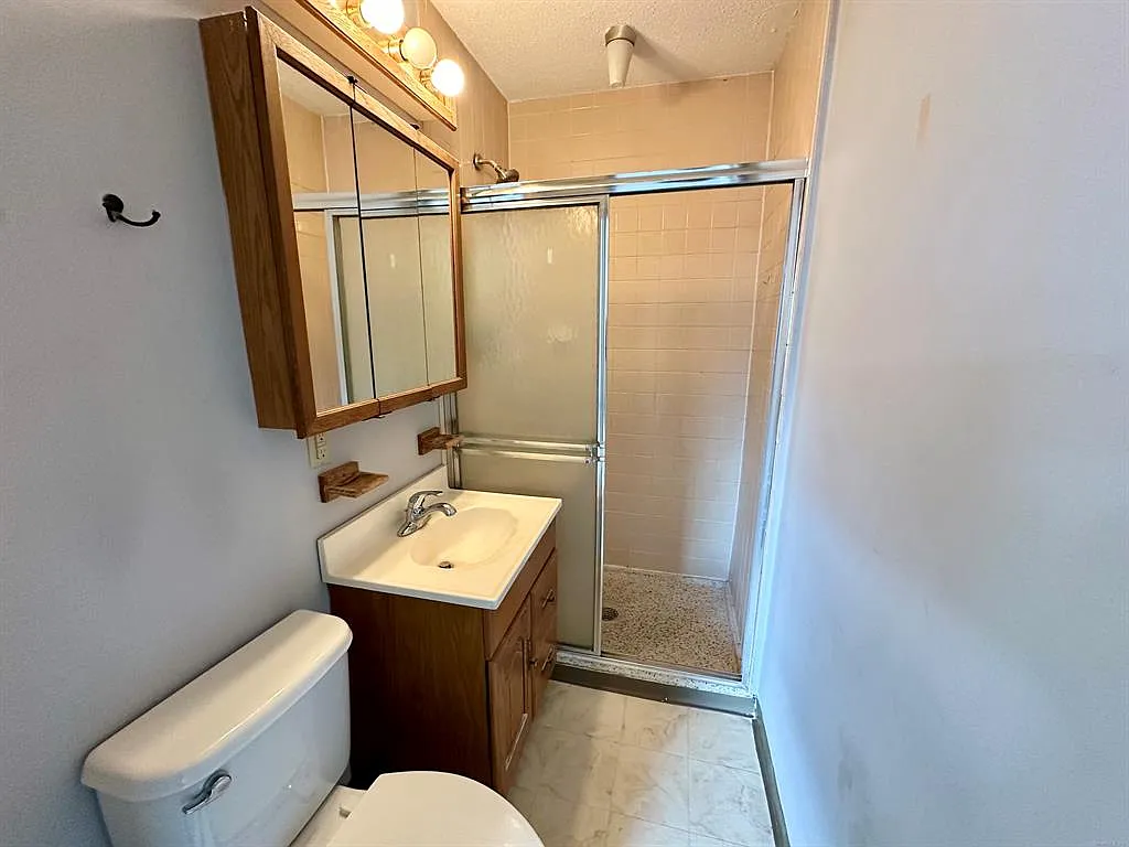 2 bed, 1080 sqft, $2,000 — Photo 2