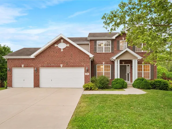 2226 Arnold Palmer Dr, Belleville, IL 62220