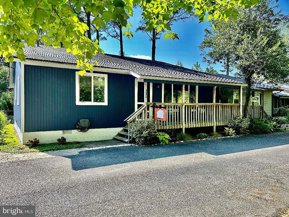 1st image of 886 Garfield Pkwy #1