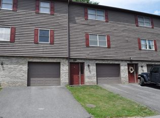 220 Stonegate Cir #10, Morgantown, WV 26505