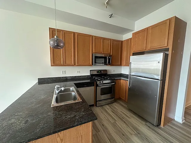 8 W Monroe St #1702 — Photo 9