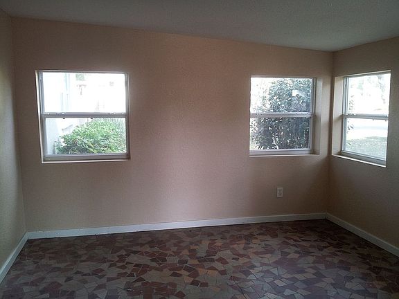 5th image of 4062 Lemon Ave SE