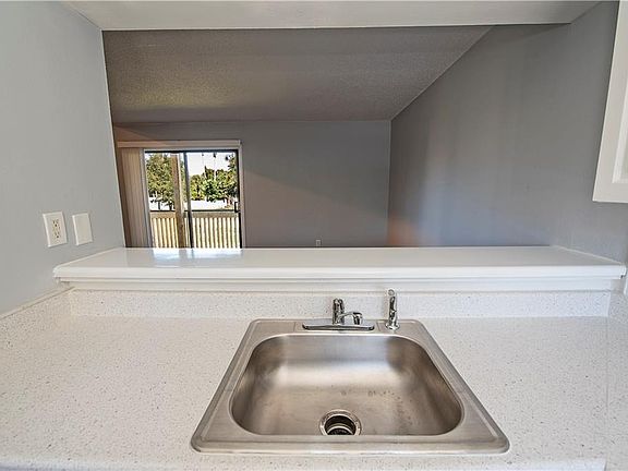 4th image of 294 Scottsdale Sq #294