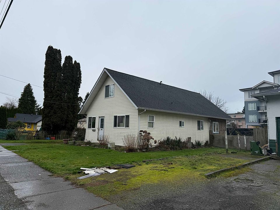 2nd image of 46063 Cleveland Ave