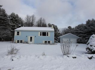 16 Mateuse St, Leeds, ME 04263