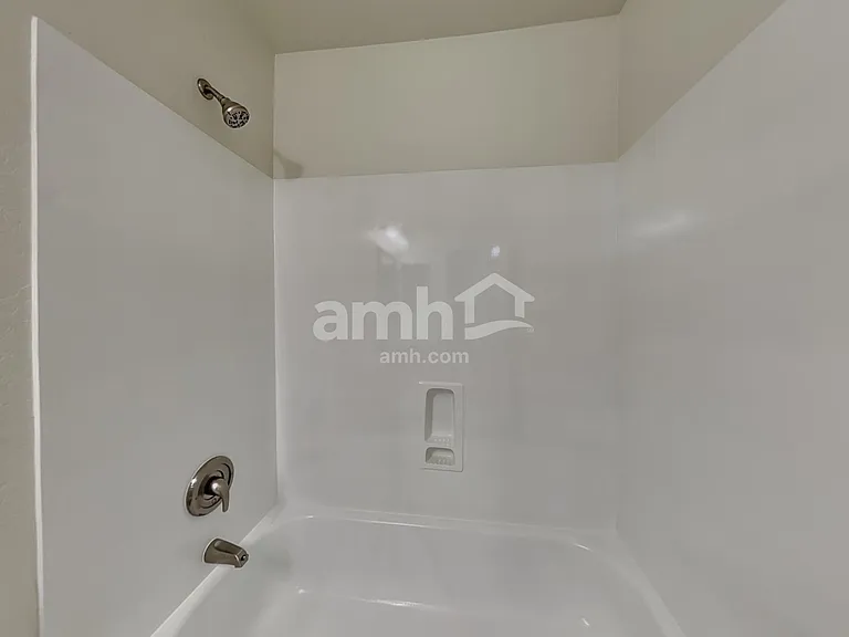 12821 W Myer Ln — Photo 16