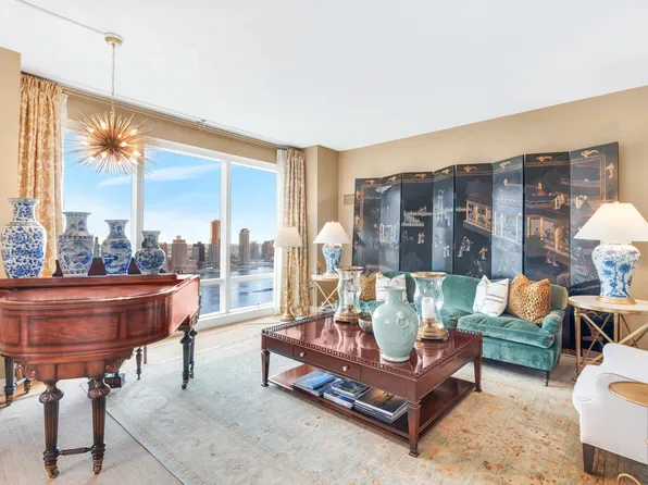 845 United Nations Plaza image 1 of 11