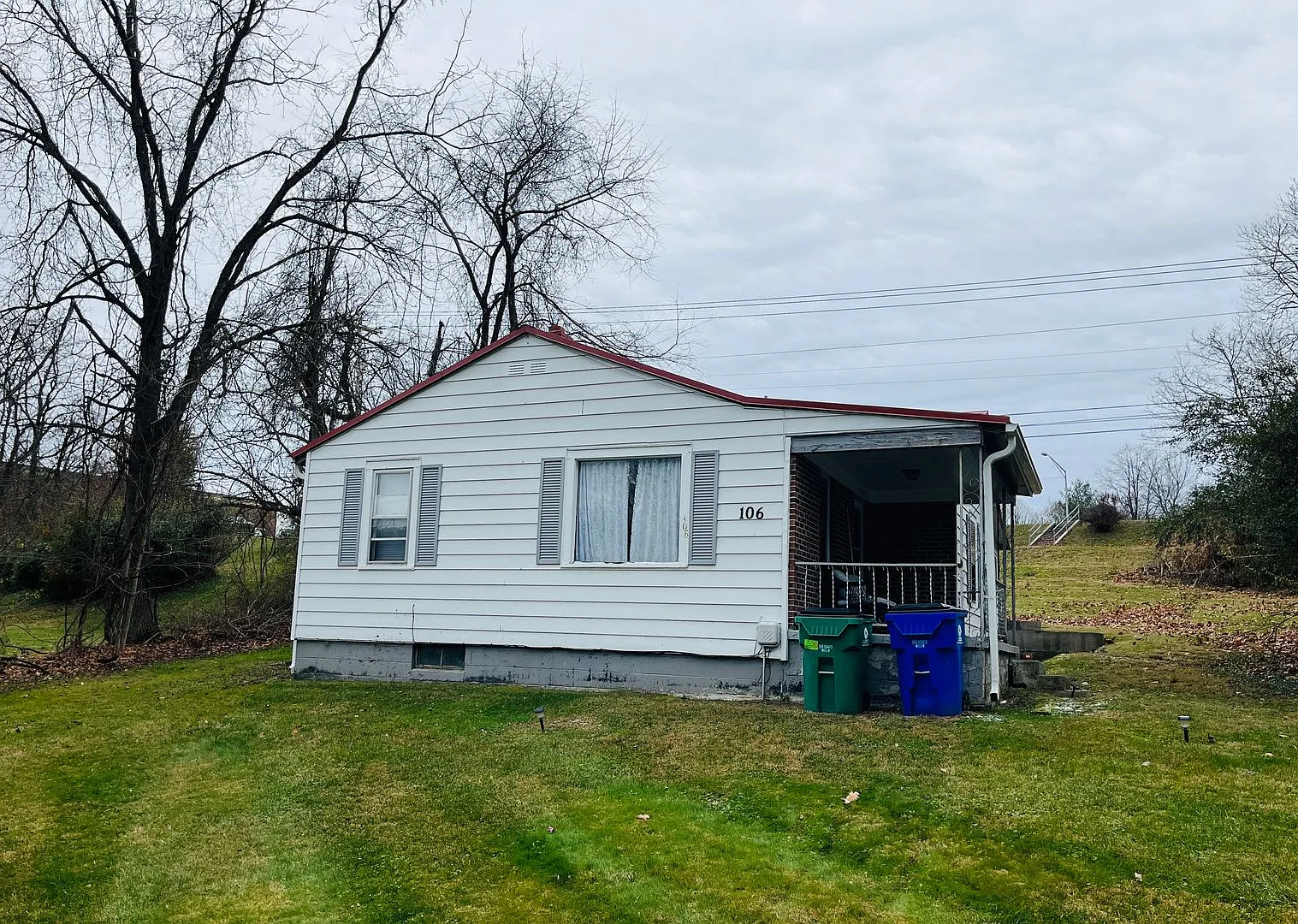 2 Bedroom, 1 Bath House — Photo 1