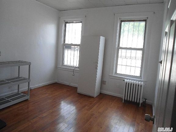 5th image of 3140 85th St