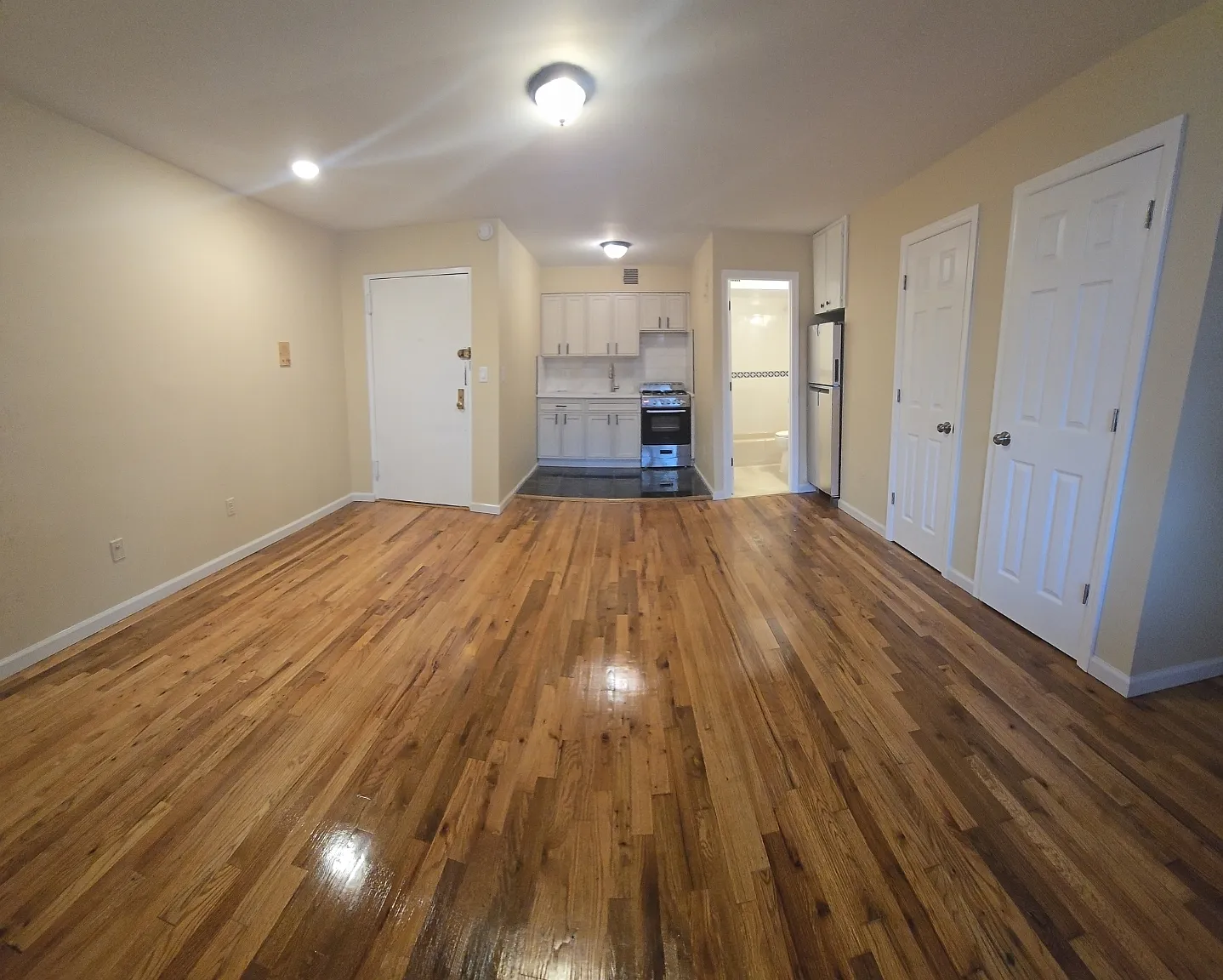 1 bed, 425 sqft, $1,850 — Photo 4