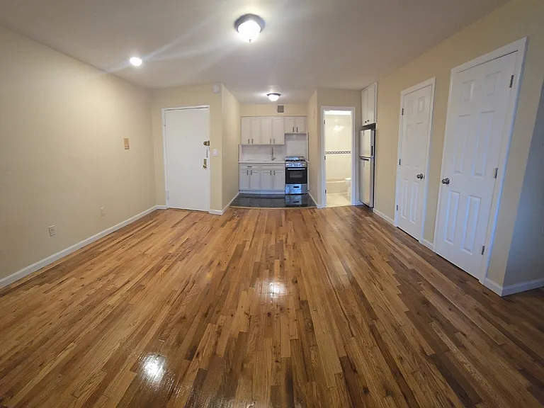 6506 163rd St #2B — Photo 3