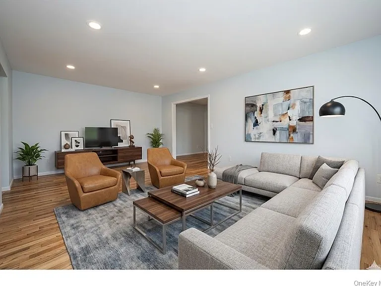 111 Kensington Rd #8 — Photo 2