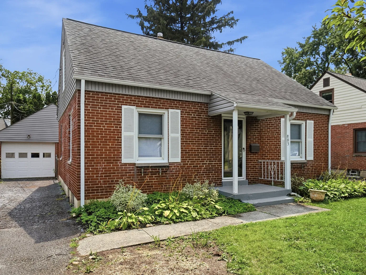 4 bed, 1600 sqft, $2,400 — Photo 2
