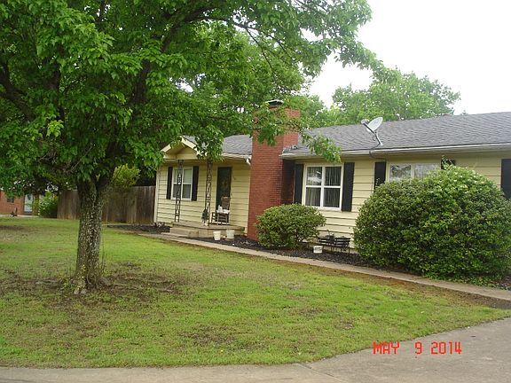 4th image of 501 E Durant Ave