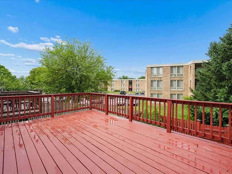442 Blossom Ln — Photo 21