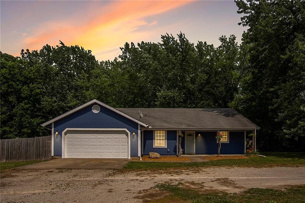 409 Valley St, Lathrop, MO 64465 Zillow