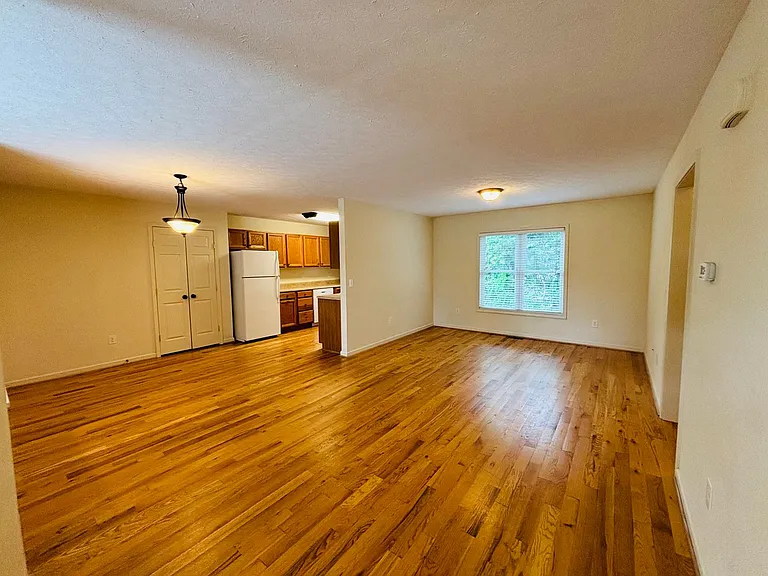 812 Glade Rd — Photo 15