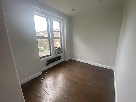 Rented by Vertical Real Estate LLC | media 3