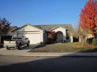 1161 Morgan Dr, Kingsburg, CA 93631
