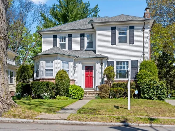 31 Elmcrest Ave, Providence, RI 02908
