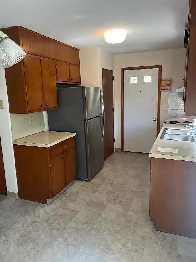 2 bed, 900 sqft, $1,350 — Photo 4