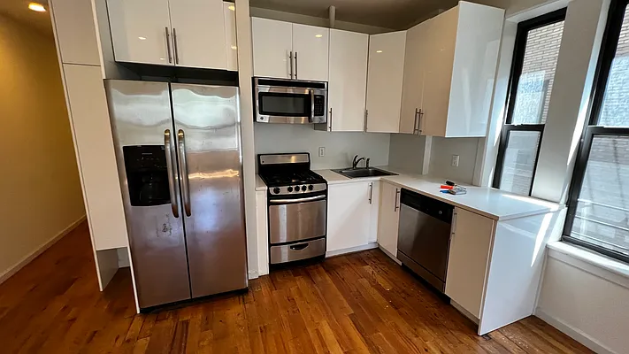 Rented by HOLTON REAL ESTATE INC. | media 10