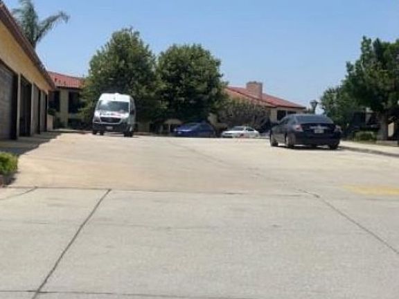 Exterior Neighborhood (street photo)