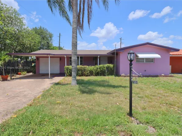 8521 NW 11th St, Pembroke Pines, FL 33024