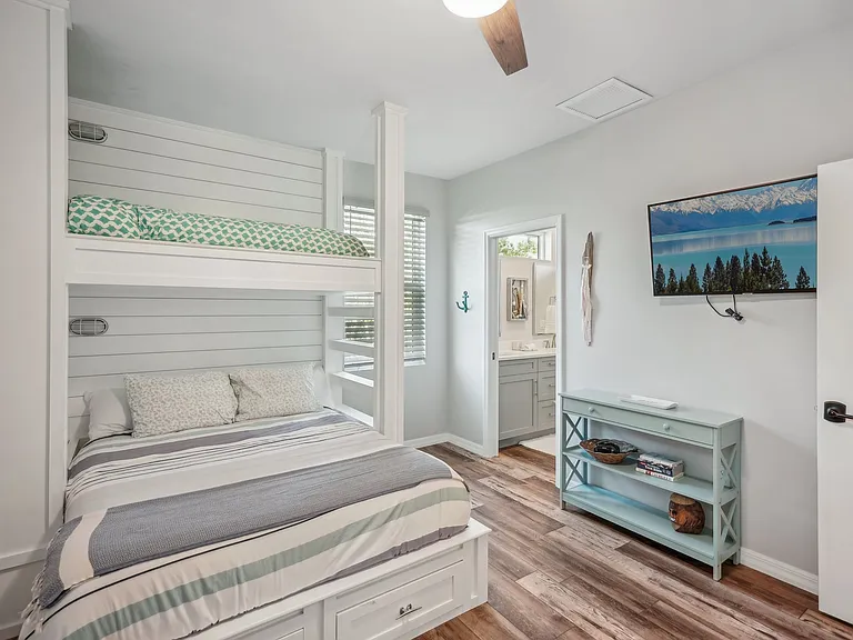 501 Channel Ln — Photo 25