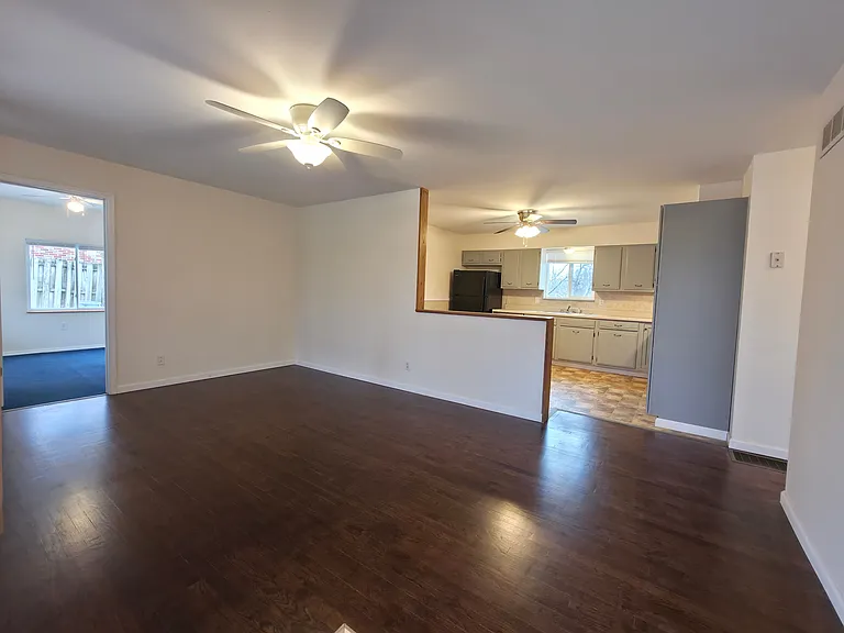 3125 Phils Dr — Photo 3