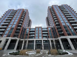 31 Tippett Rd #1021, Toronto, ON M3H 0C8