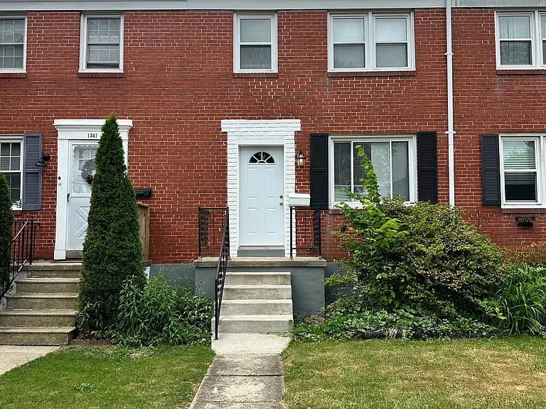 1739 Joan Ave — Photo 2