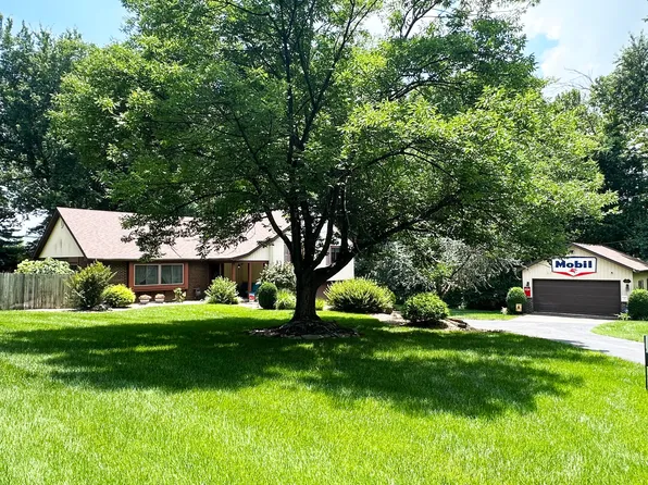 2550 E Sparkleberry Lane, Springfield, MO 65804