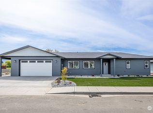 2556 1st St SE, East Wenatchee, WA