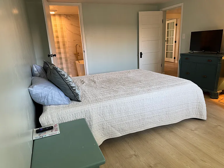 155 N 200 E — Photo 8