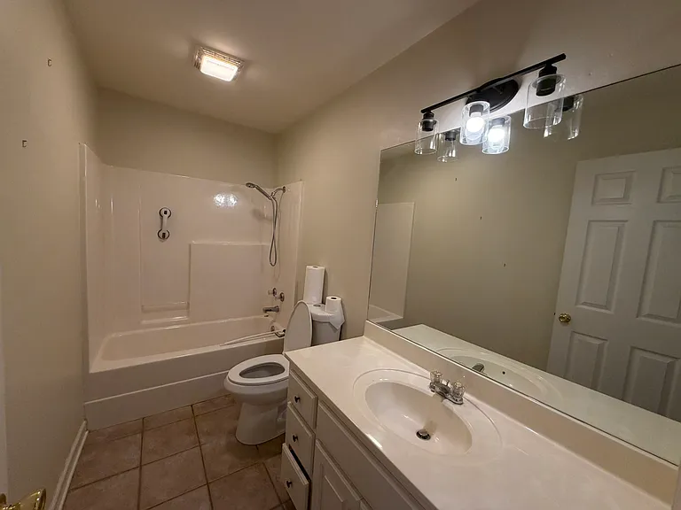 224 Country Club Pkwy — Photo 4