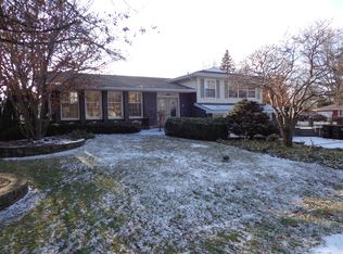 1021 Plymouth Ln, McHenry, IL 60051