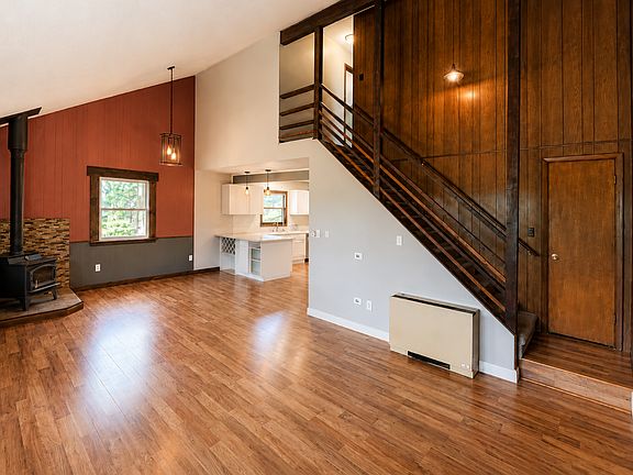 4th image of 126 Crestview Ln